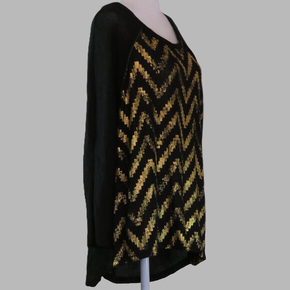 Junior Plus Black & Gold Long Sleeve Pullover Embellished Blouse Size 1X (C895) - Picture 3 of 9
